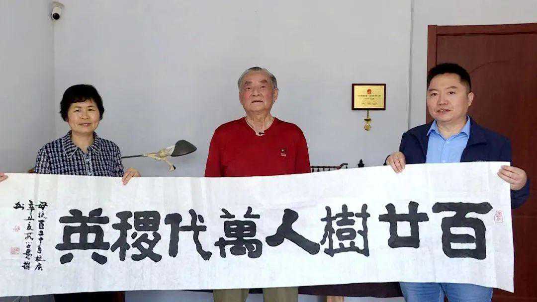 段学愚：盛开在锡盟草原的萨日朗