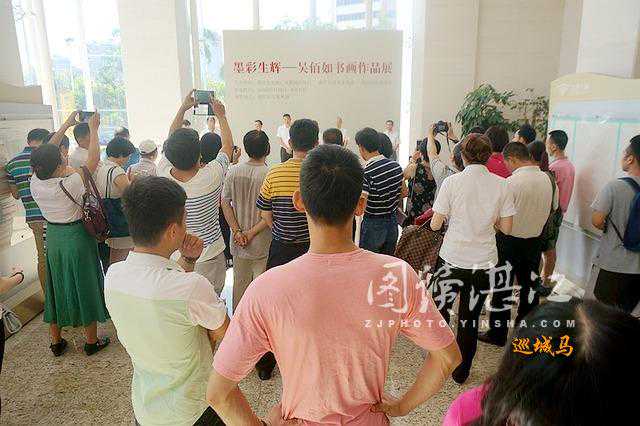 吴佰如书画作品在开发区美术馆开展