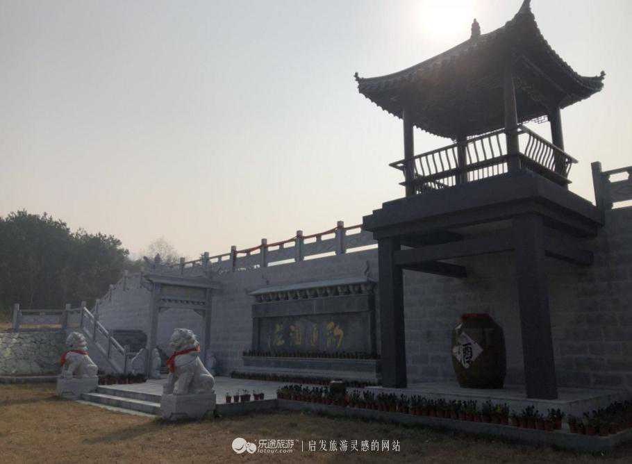 藏在景区的酒庄，窖藏3万坛酒