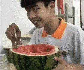 我一个穷人，背再贵的包，别人也觉得是假的