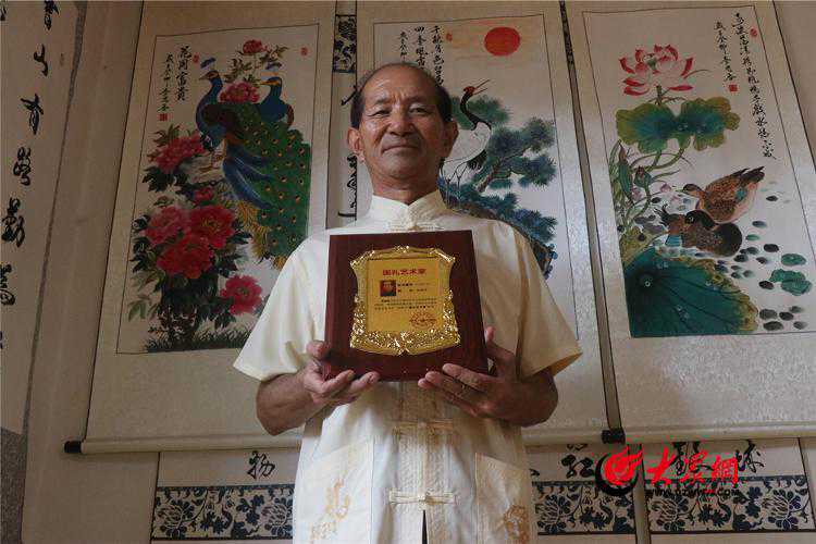 平度市南村镇农民以书画艺术为乡村振兴赋能