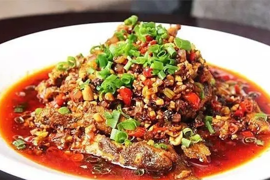 100款餐厅好菜，各具特色，味型丰富，很值得大家参考和收藏