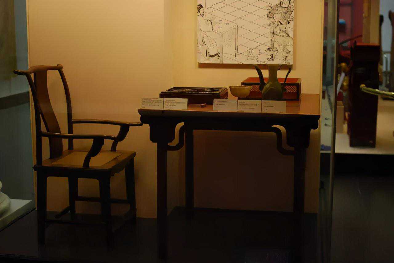 1个家族，3代人，88年经营，从街边小店到世界古董大亨