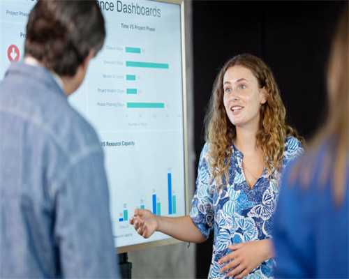 武威鸠摩罗什寺僧众学习甘肃省佛协第十次代表会议精神